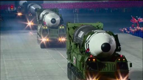 كوريا الديمقراطية تكشف عن صاروخ باليستي جديد عابر للقارات