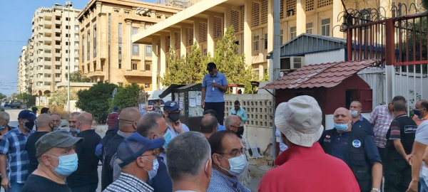 اعتصام لمتقاعدي قوى الأمن في طرابلس احتجاجاً على رفض طوارئ المستشفيات استقبالهم