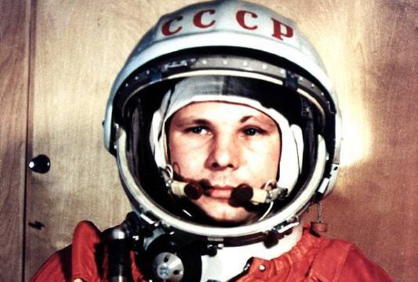 يوري غاغارين &quot;بطل الاتحاد السوفياتي&quot;... أول إنسان &quot;غزا&quot; الفضاء قبل 59 عاماً