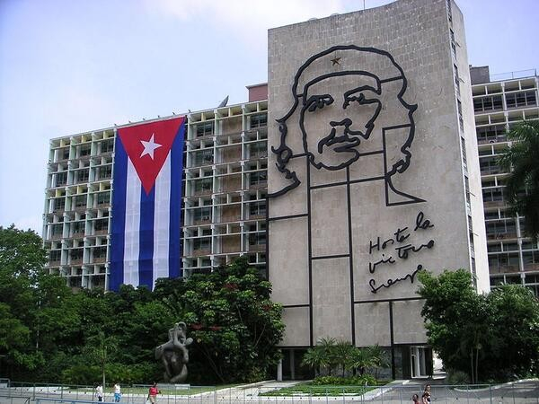 الشعبيّة تعبر عن تضامنها الكامل مع كوبا في وجه القرار الأمريكي