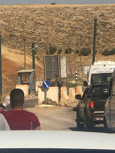 إصابة ثمانية مواطنين خلال مواجهات مع الاحتلال على حاجز الحمرا