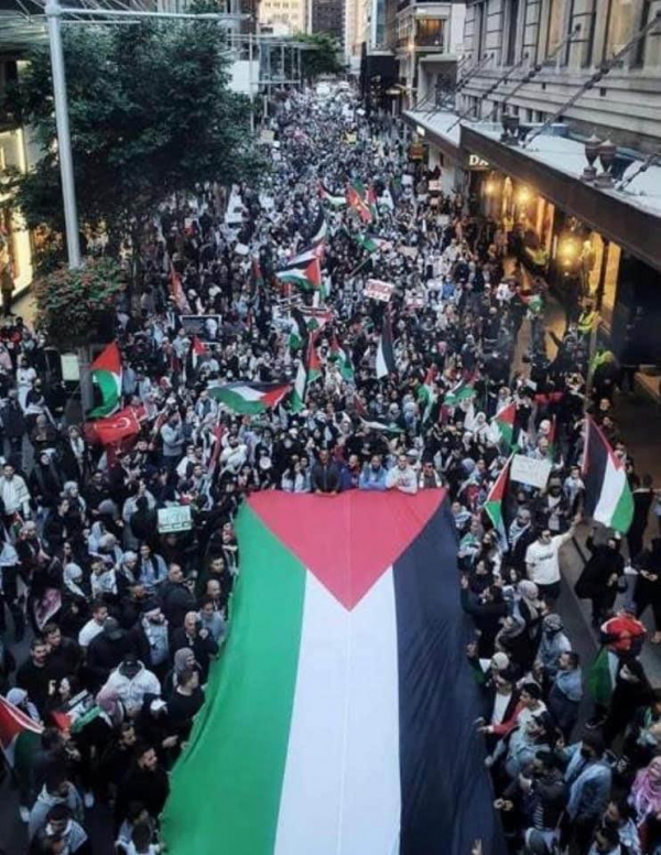 ٣٠ الفاً يتظاهرون غضباً في سدني - استراليا  بسبب اعتداءات الكيان الصهيوني البربرية ضد الفلسطينيين