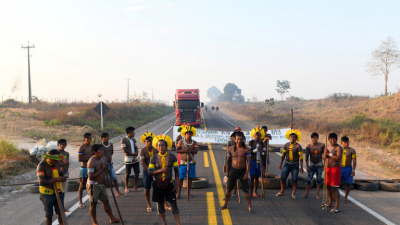 البرازيل.. أبناء الشعوب الأصلية يتظاهرون طلباً لمساعدة الحكومة ضد كورونا