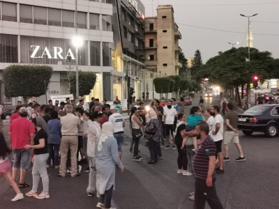 محتجون قطعوا ساحة ايليا احتجاجاً على تردي الاوضاع المعيشية