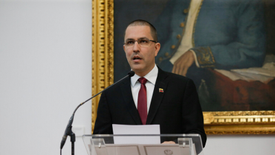 وزير خارجية فنزويلا يشبّه أحداث بيلاروس بما حدث في بلاده
