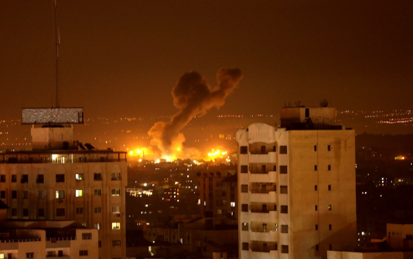 طائرات الاحتلال تشن سلسلة غارات على قطاع غزة بزعم الرد على إطلاق صواريخ