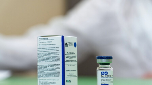 صحيفة فرنسية عن اللقاح الروسي: سخروا منه في البداية والآن يشترونه