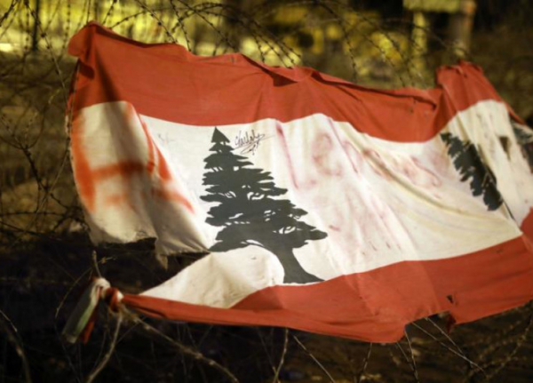 المتعاقدون في اللبنانية نفذوا وقفة احتجاجية في رياض الصلح مطالبين بإقرار ملف تفرغهم