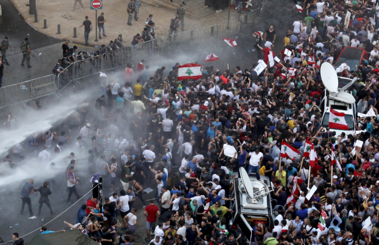 مصر ولبنان والعراق: انتفاضات شعبية متشابهة؟