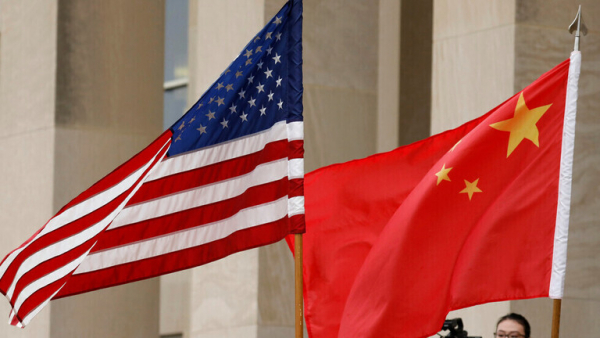 الصين ترد بالمثل وتفرض عقوبات على مسؤولين أمريكيين