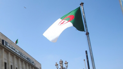 الجزائر.. قوات الأمن تمنع مسيرة احتجاجية في ولاية البويرة وتعتقل 5 أشخاص