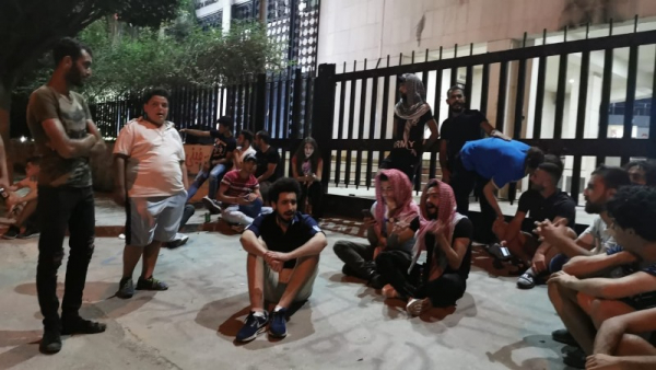 تواصل الاحتجاجات في صيدا وطرابلس