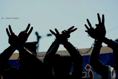 الأسرى في سجن "عوفر" ينتزعون جملة مطالب من إدارة السجن