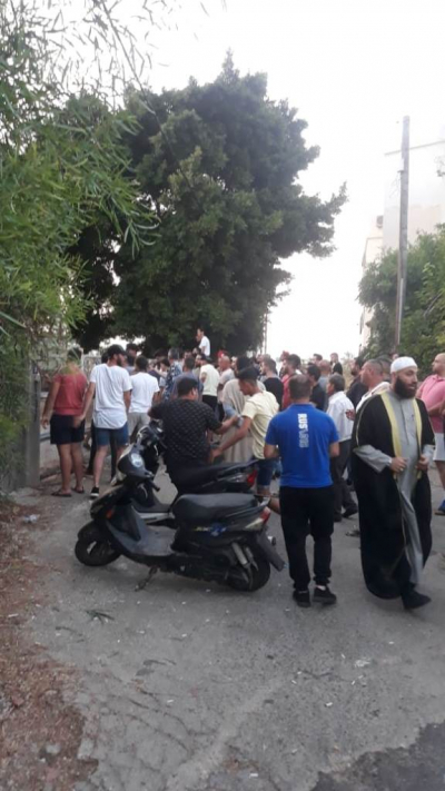 اعتصام احتجاجي أمام محطة تحويل الكهرباء في المشرف وعلى طريق مطمرالناعمة