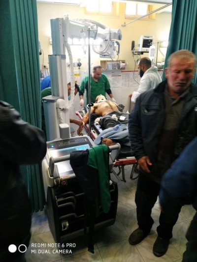 جيش الاحتلال يُصيب شابًا بالرصاص الحي في رأسه جنوب الخليل (فيديو)