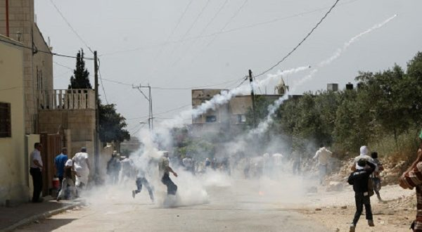 اصابة 5 شبان برصاص الاحتلال خلال قمع مسيرة كفر قدوم الاسبوعية