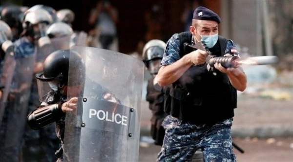 هيومن رايتس ووتش: قوات الأمن استخدمت "قوة مفرطة" وذخيرة حية ضد المتظاهرين في لبنان