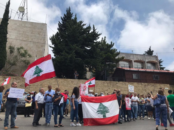 عاليه تنتفض رغم الوعيد والتهديد (فيديو)