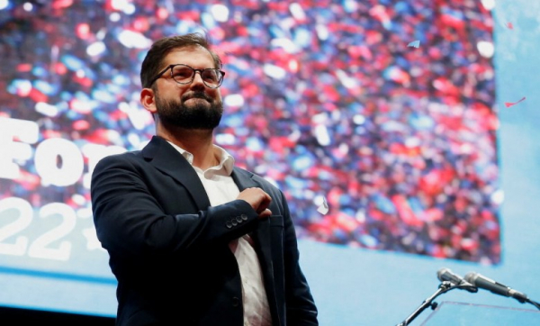 فوز المرشح اليساري غابرييل بوريش بالانتخابات الرئاسية في تشيلي