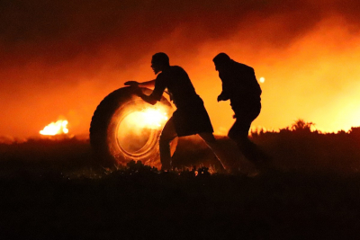 قطاع غزة: الاحتلال يصيب 5 مواطنين بالرصاص ويقصف عدة مواقع