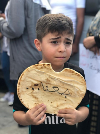 الحكومة تواصل سياسات التجويع والإفقار... ربطة الخبز بـ2000 ليرة