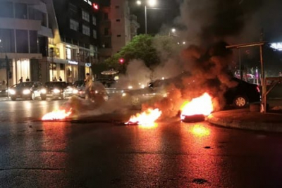 قطع الطريق عند ساحة ايليا احتجاجاً على تردي الأوضاع المعيشية