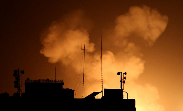 قصف صهيوني يطال عدة مواقع في قطاع غزة