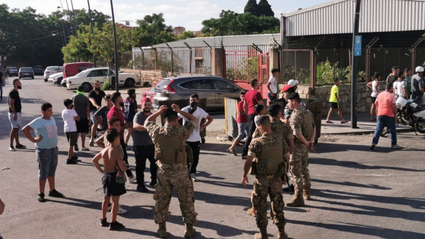 مواطنون أقفلوا تقاطع ايليا في صيدا احتجاجاً على تردي الأوضاع