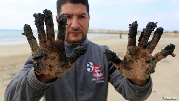 تسرب نفطي قبالة فلسطين المحتلة يصل إلى شواطئ غزة