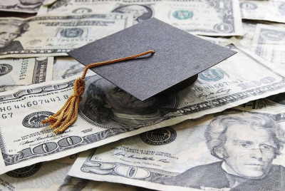 أولياء الطلاب في الجامعات الأجنبية: لإقرار مشروع قانون الدولار الطالبي