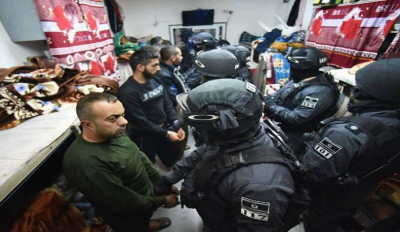 قوات القمع الصهيونية تُصيب 26 أسيرًا داخل سجن &quot;عوفر&quot;