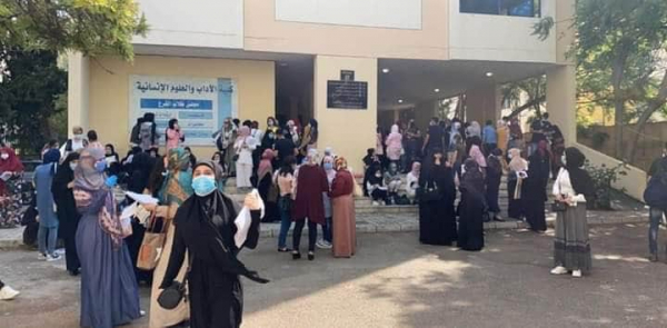 قطاع الشباب في الشيوعي: سنبقى نساند نضال طلاب &quot;اللبنانية&quot; في كل قضية تمس مصالحهم